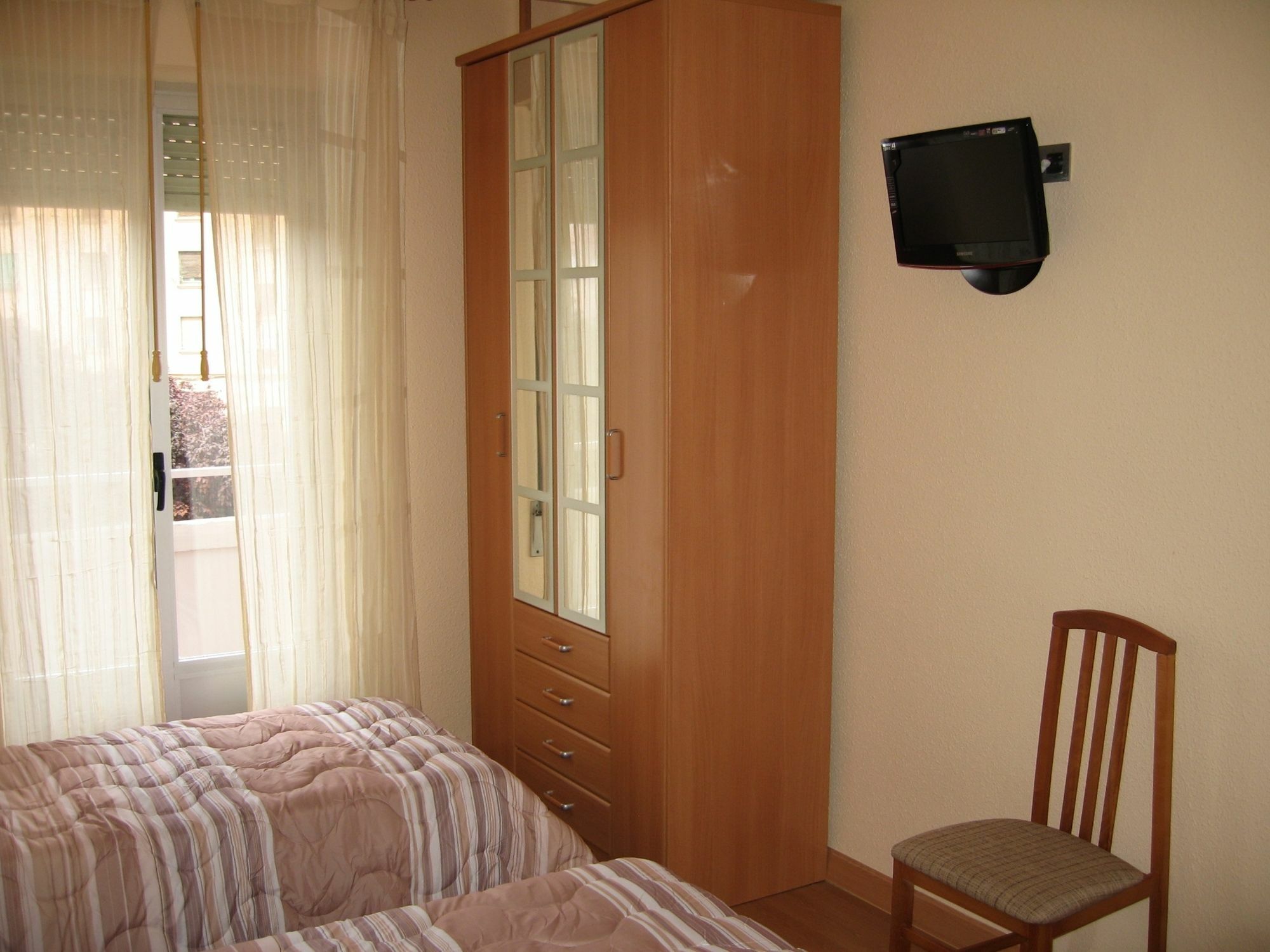 Pension Calfred II Logrono Ngoại thất bức ảnh