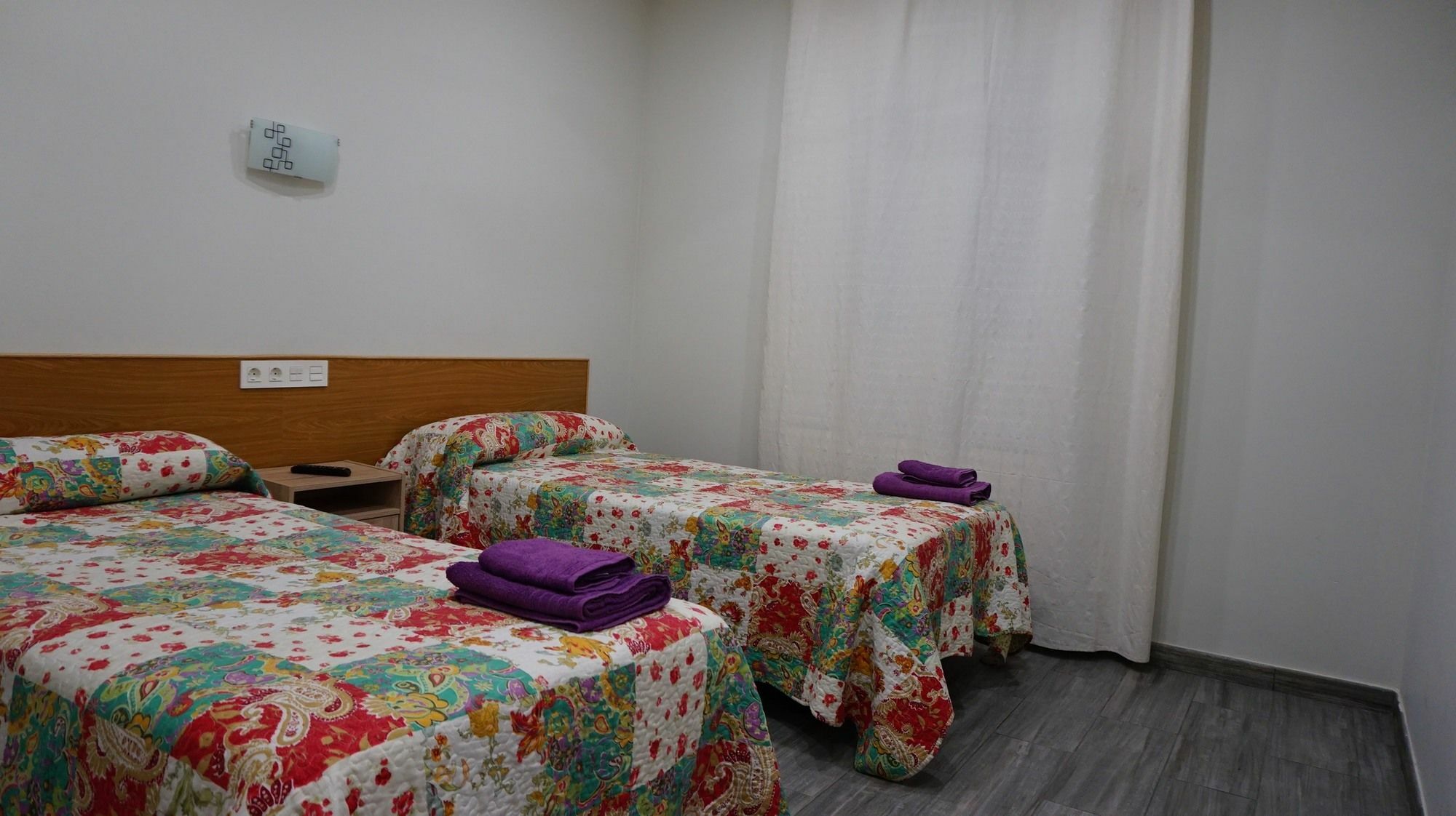 Pension Calfred II Logrono Ngoại thất bức ảnh